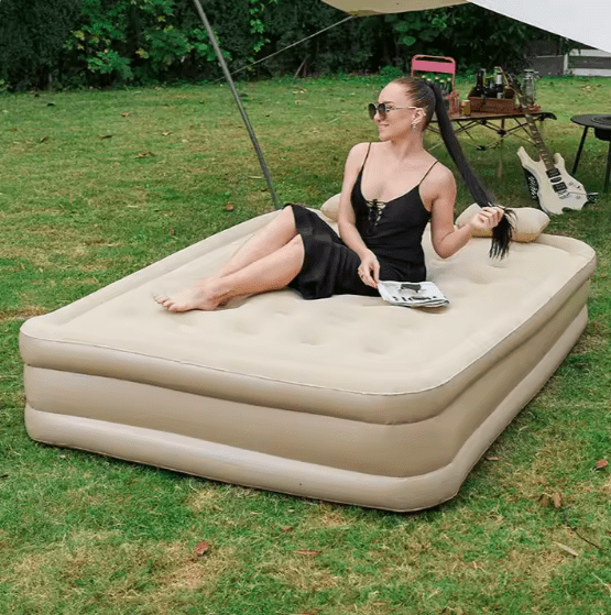 Leedsooy - Inflatable Bed ©